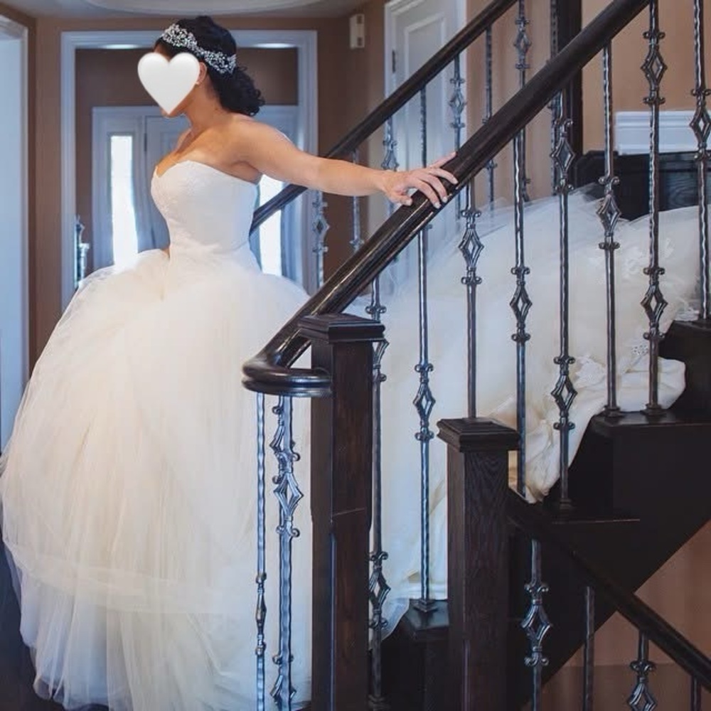 Vera Wang Wedding Gown known as the “PRINCESS BALL GOWN”